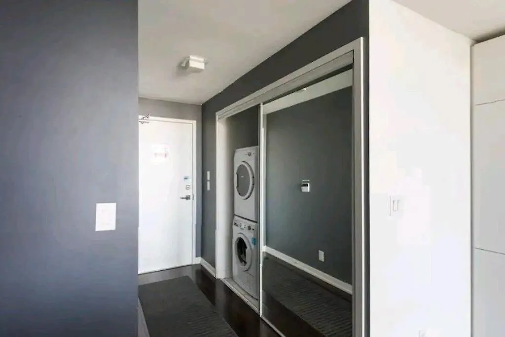 شقة تورونتو Modern One Room, Cn Tower View, Free Parking كندا