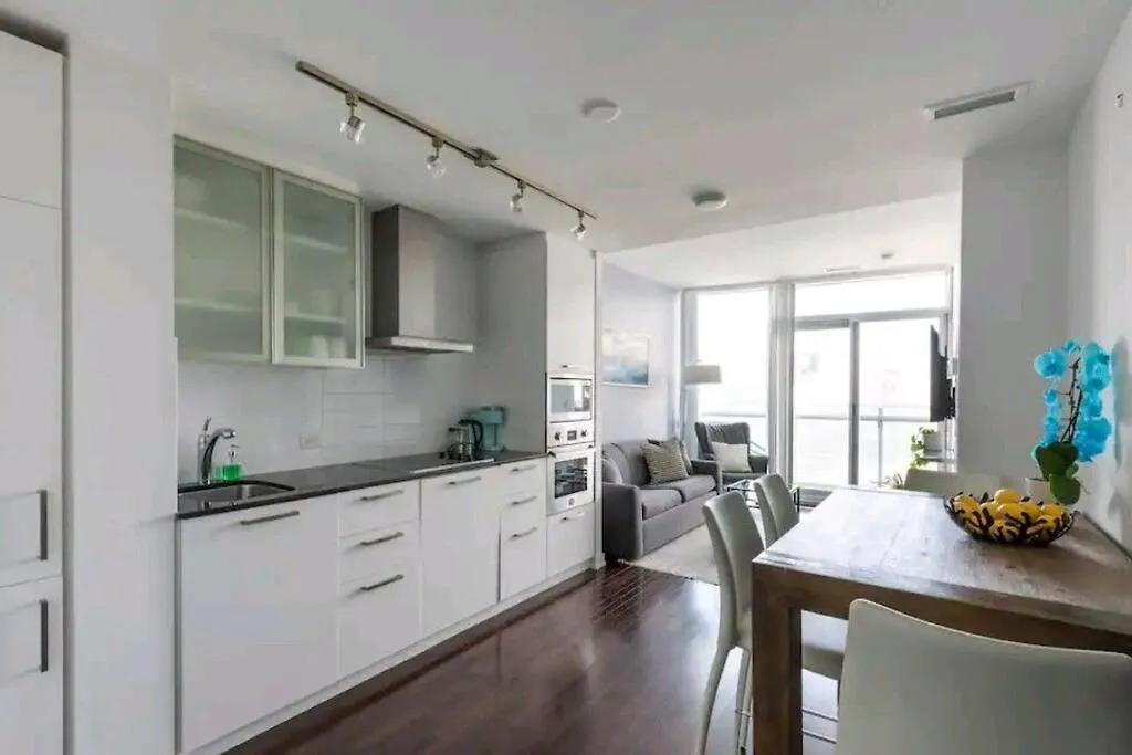 شقة تورونتو Modern One Room, Cn Tower View, Free Parking