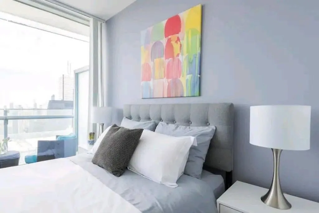 تورونتو Modern One Room, Cn Tower View, Free Parking شقة
